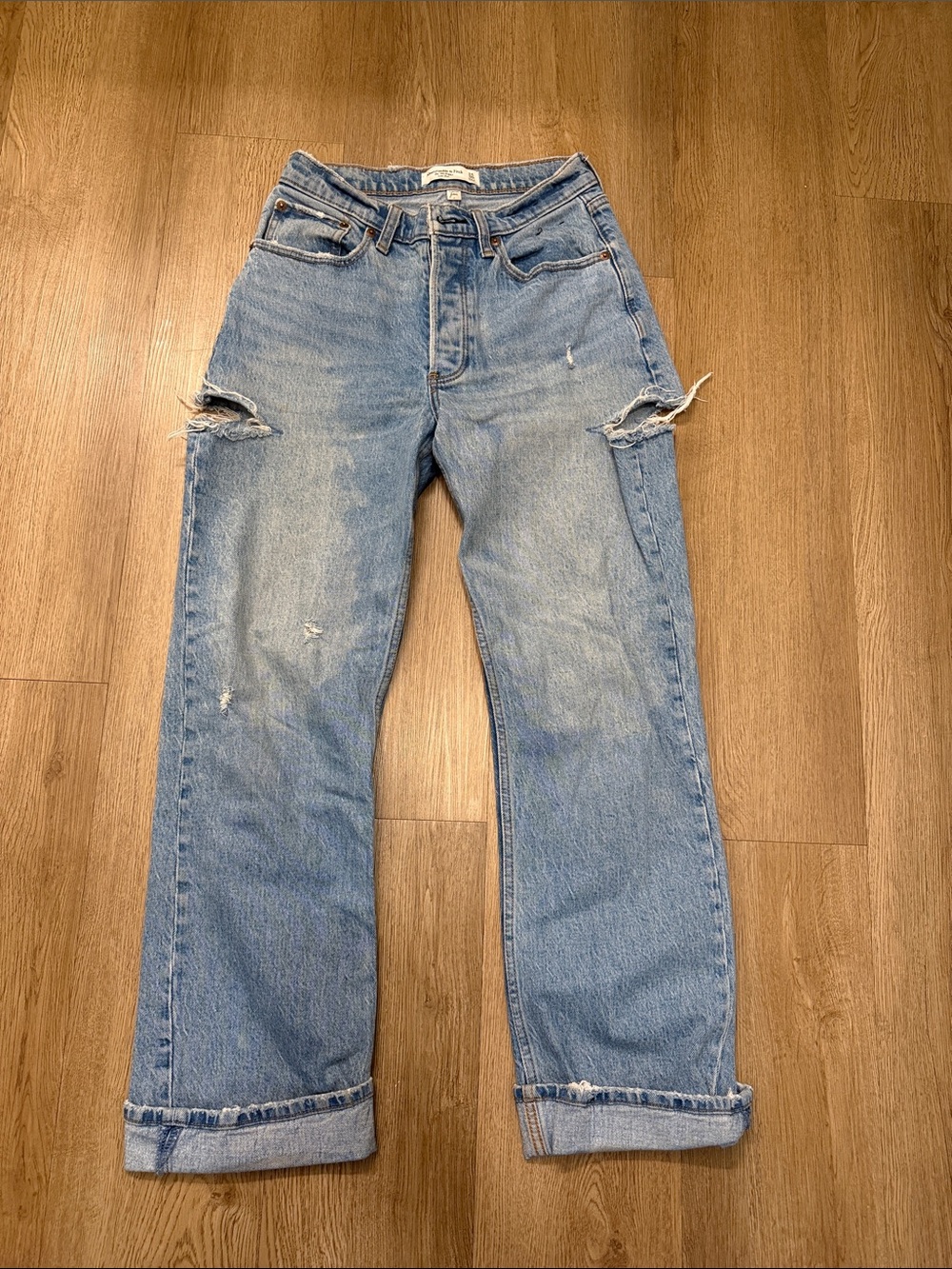 Abercrombie & Fitch Light Blue Relaxed Straight Ripped Jeans